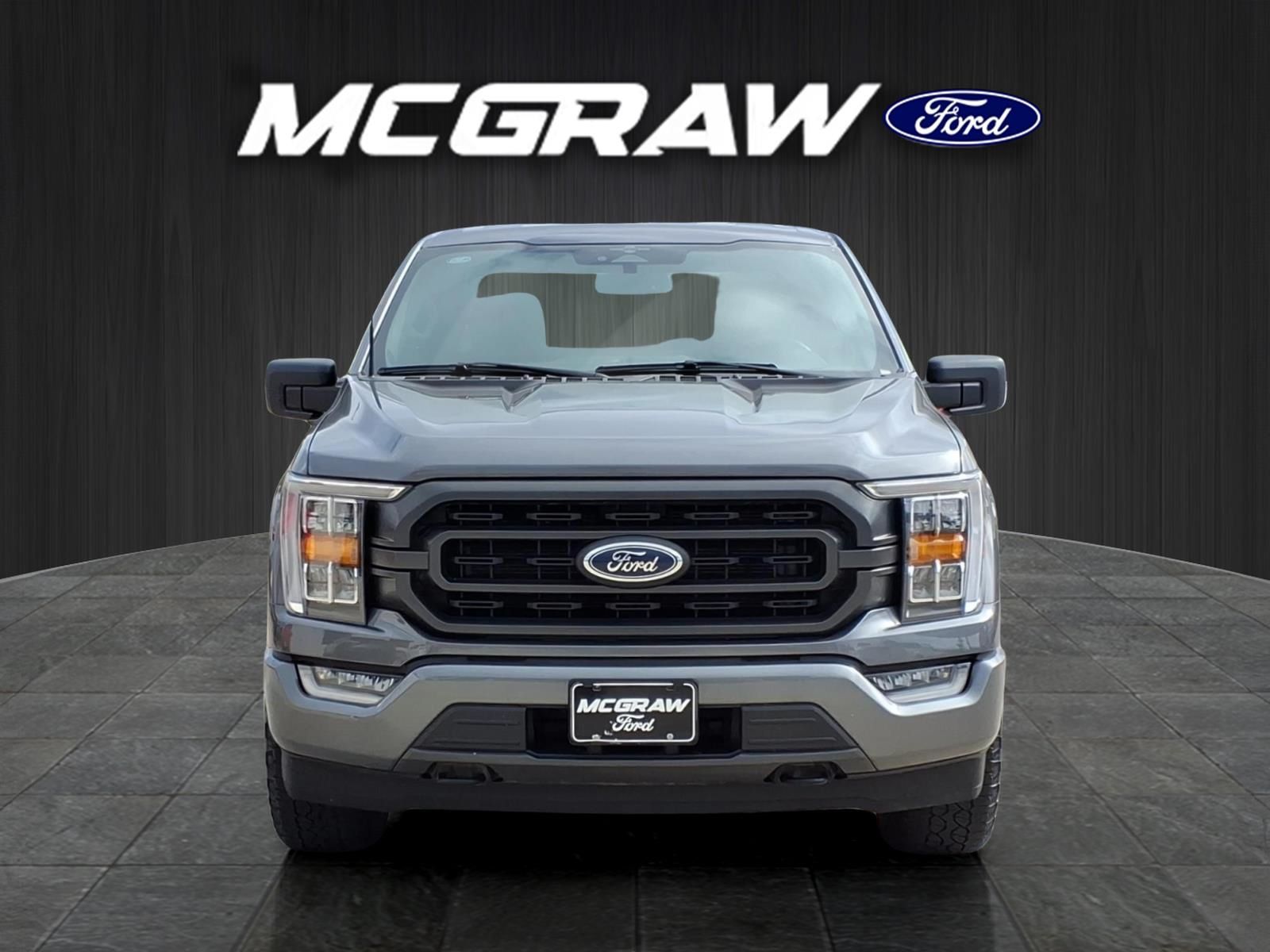 View vehicle photo 3