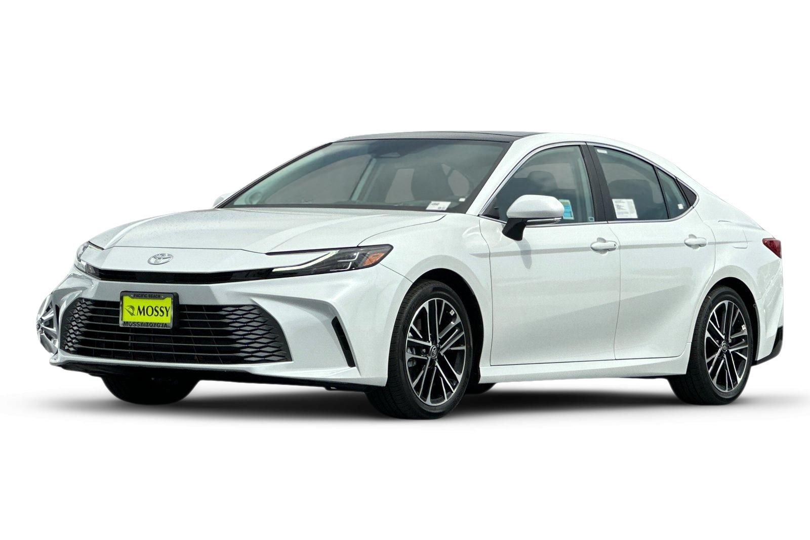 White (Wind Chill Pearl) 2026 Toyota Camry XLE FWD Sedan Front-Wheel Drive Continuously Variable Transmission