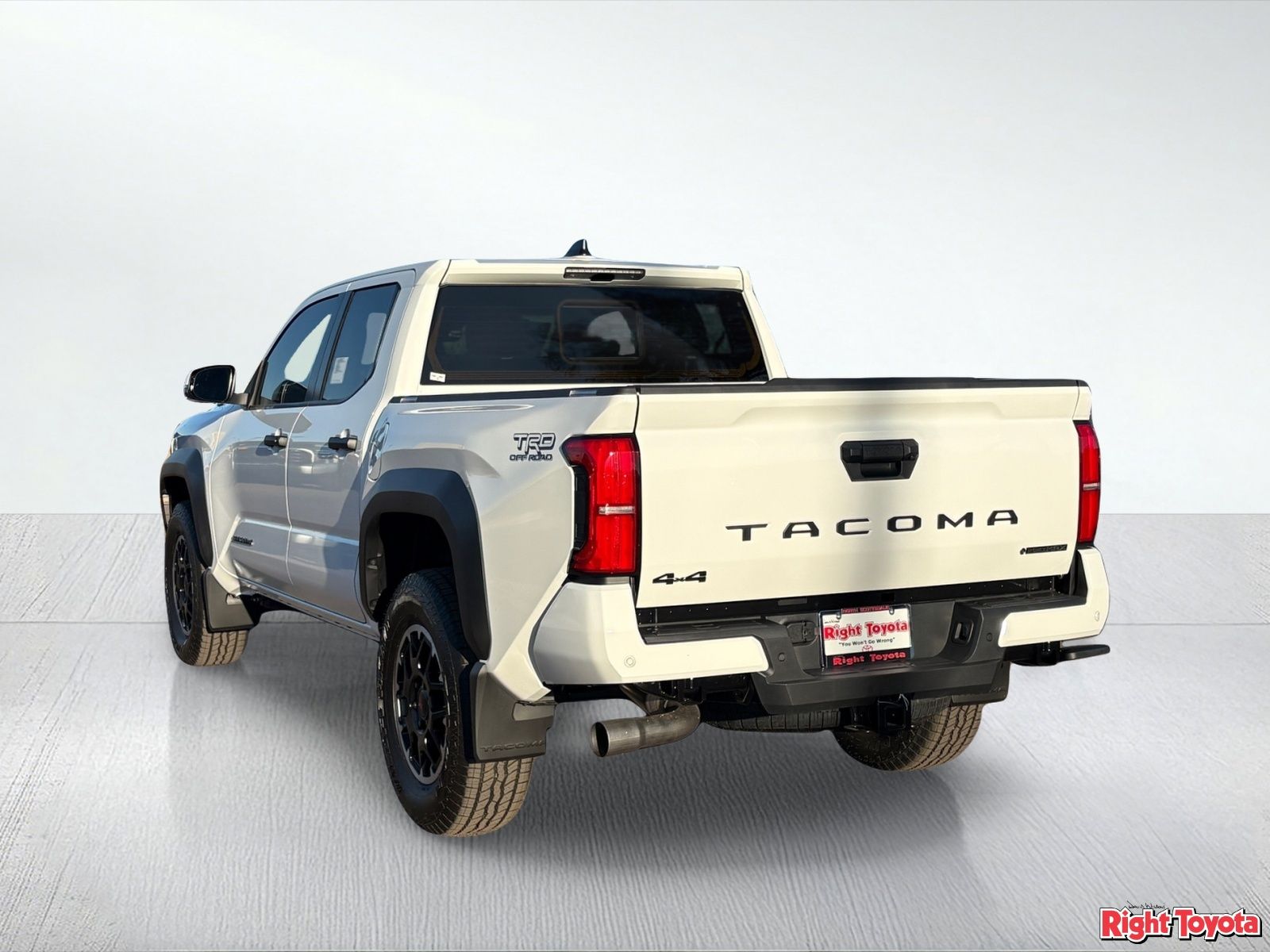 View vehicle photo 4