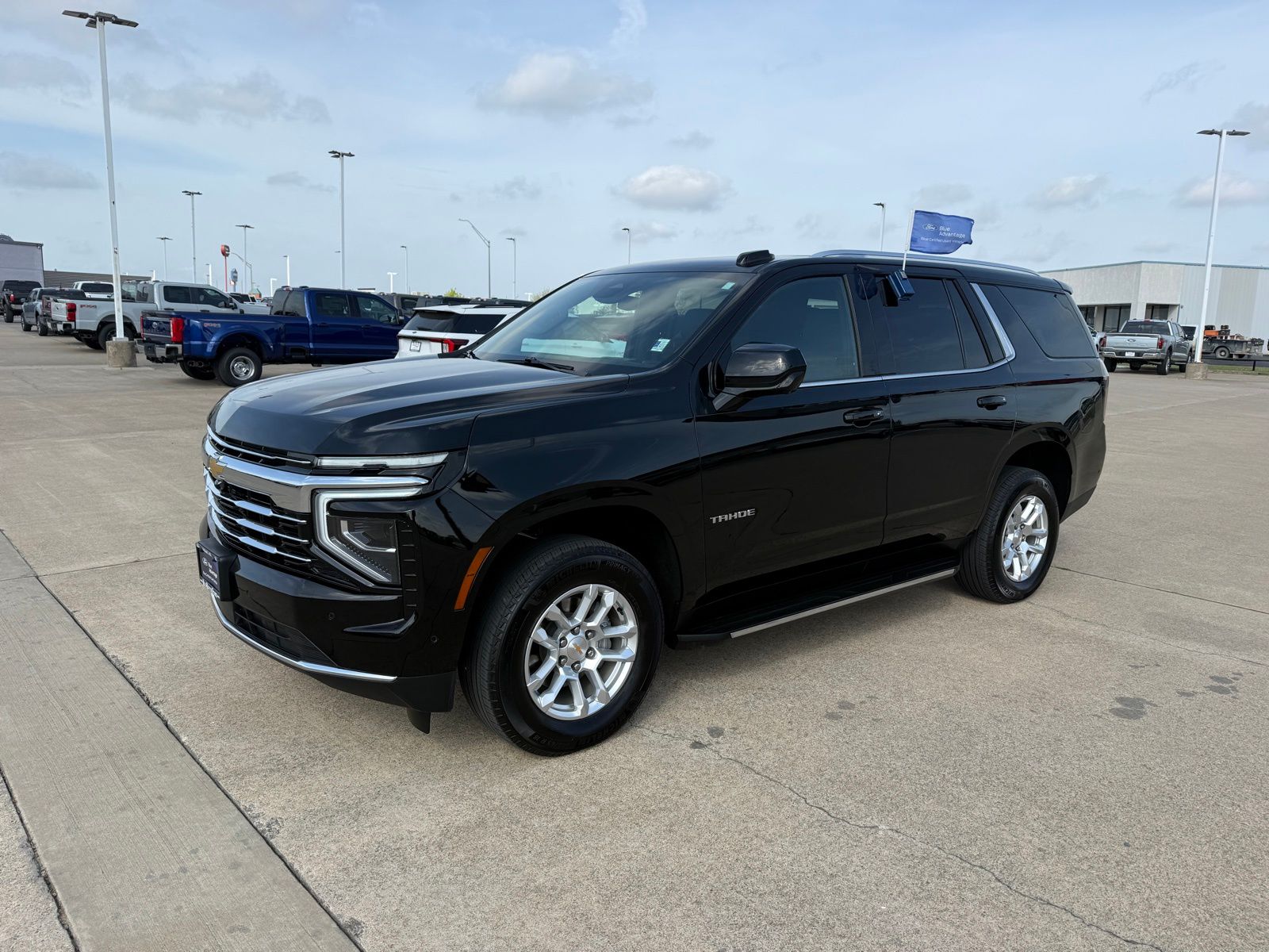 Black 2025 Chevrolet Tahoe LT RWD SUV / Crossover 4X2