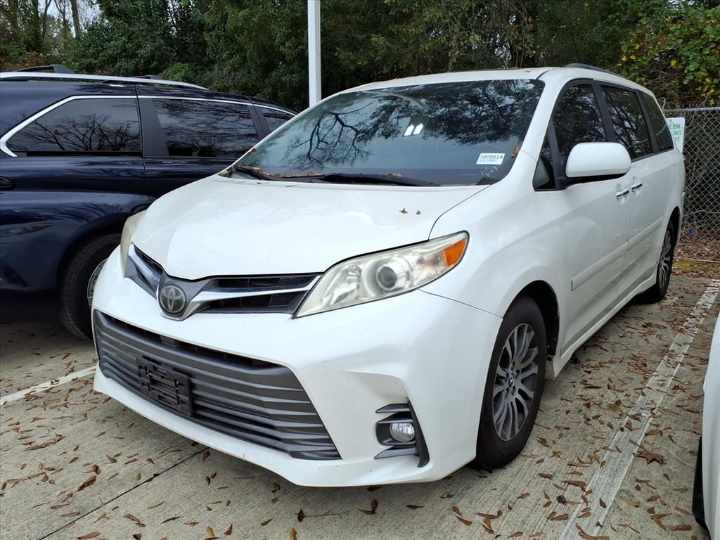 2020 Toyota Sienna XLE White at Community Toyota
