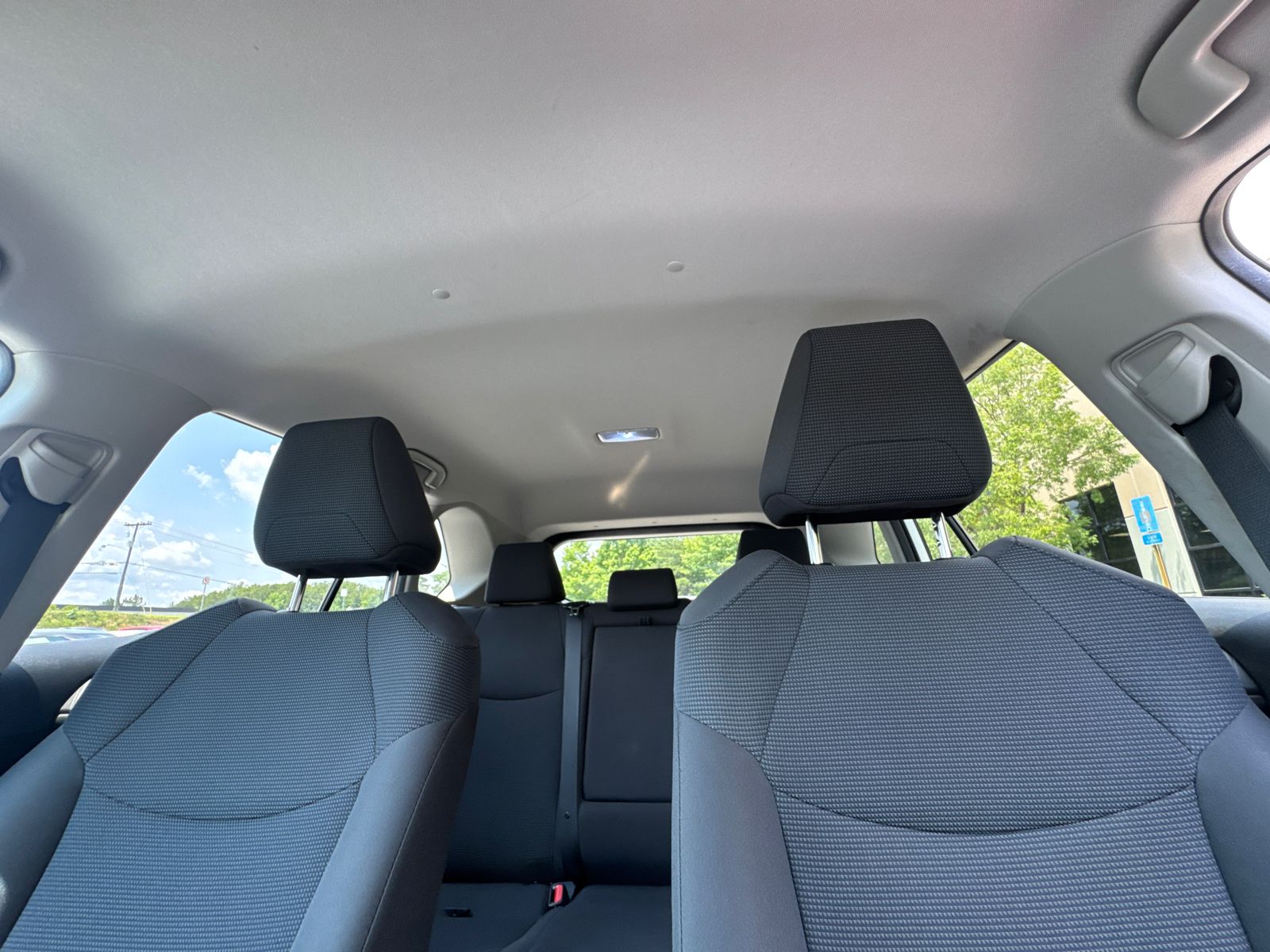 Used 2019 White Toyota LE image 30