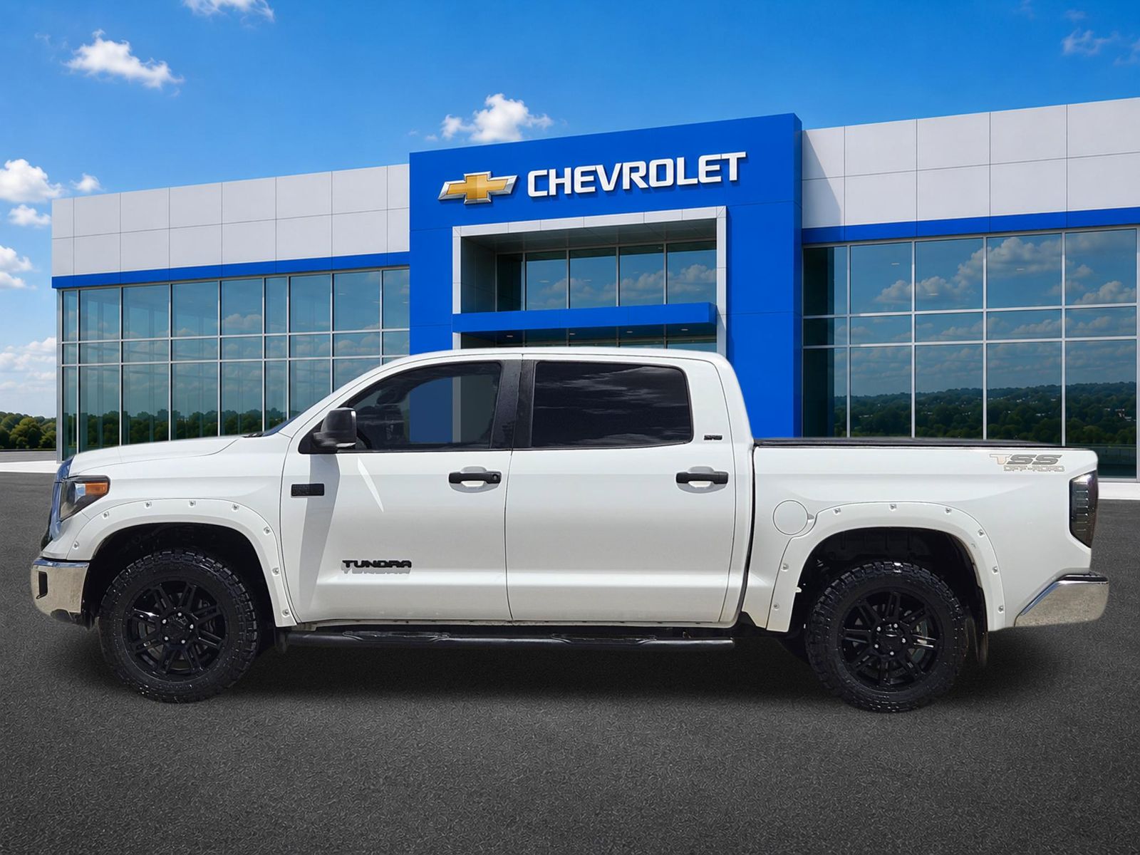View vehicle photo 3