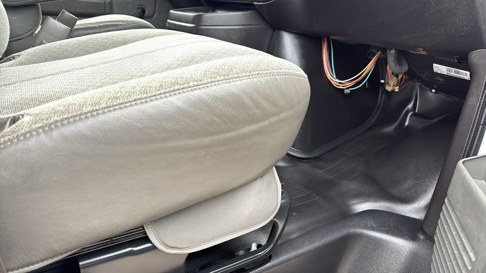 Used Car 2011 Chevrolet Express 2500  Work Van For Sale Under $15,000 In Austin, Texas