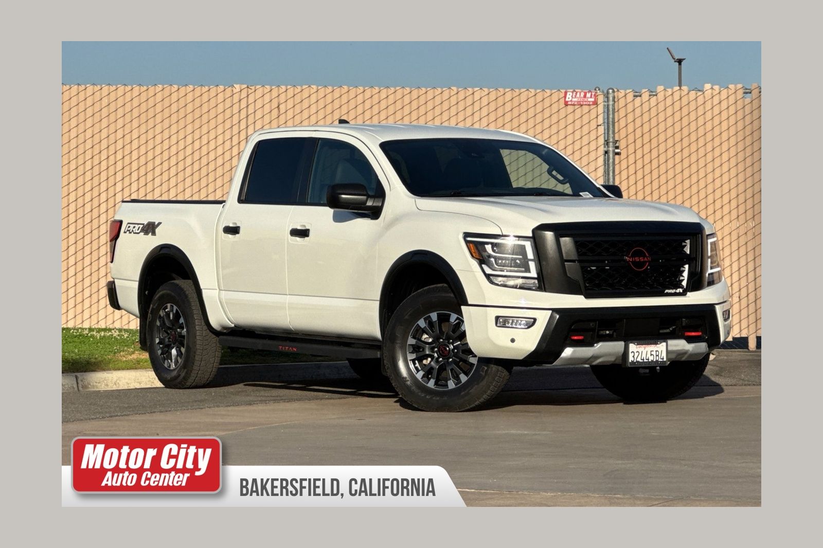 2024 Nissan Titan PRO-4X Crew Cab 4WD