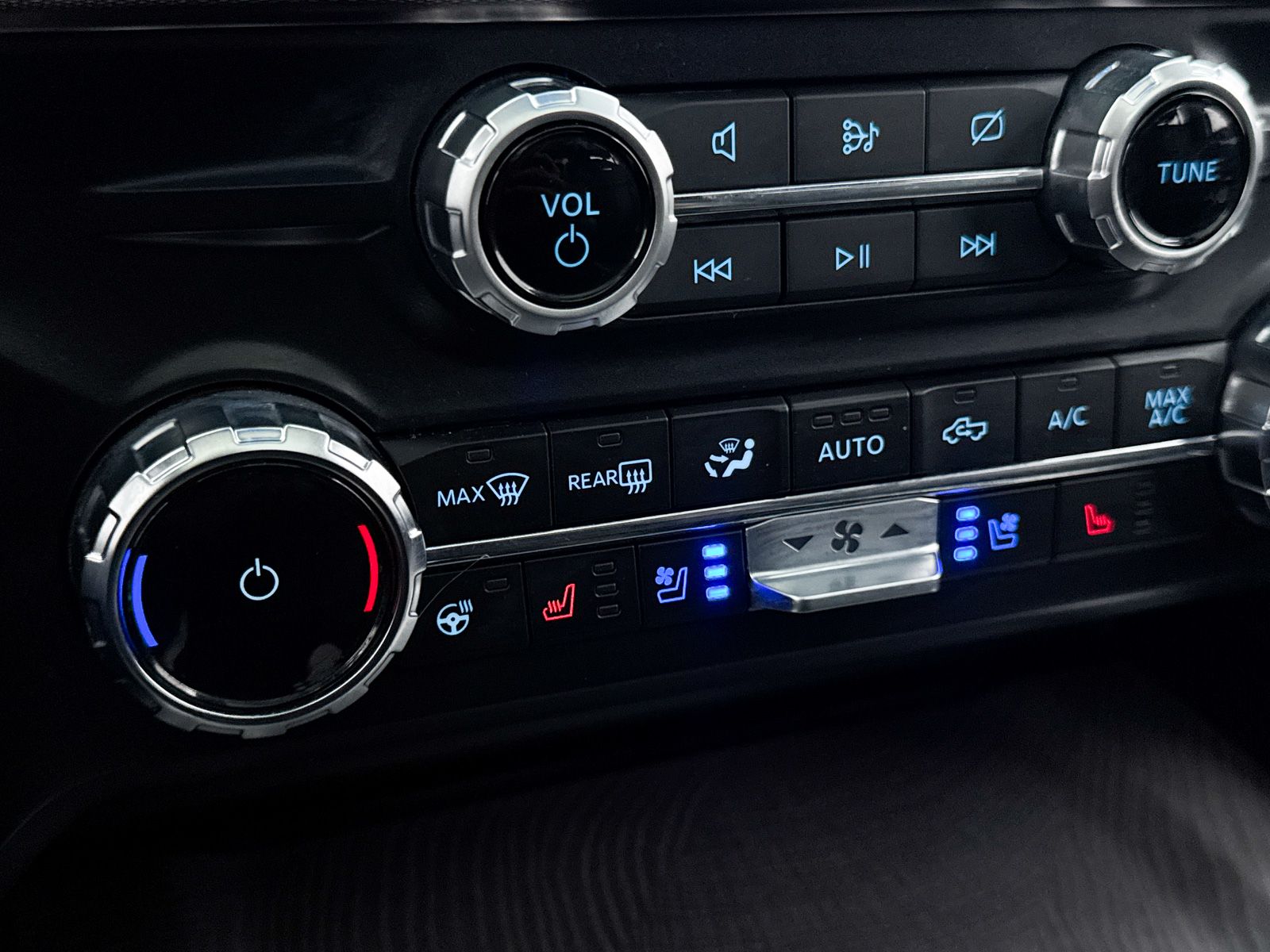 2024 Ford F-350 Super Duty Platinum - Photo 28