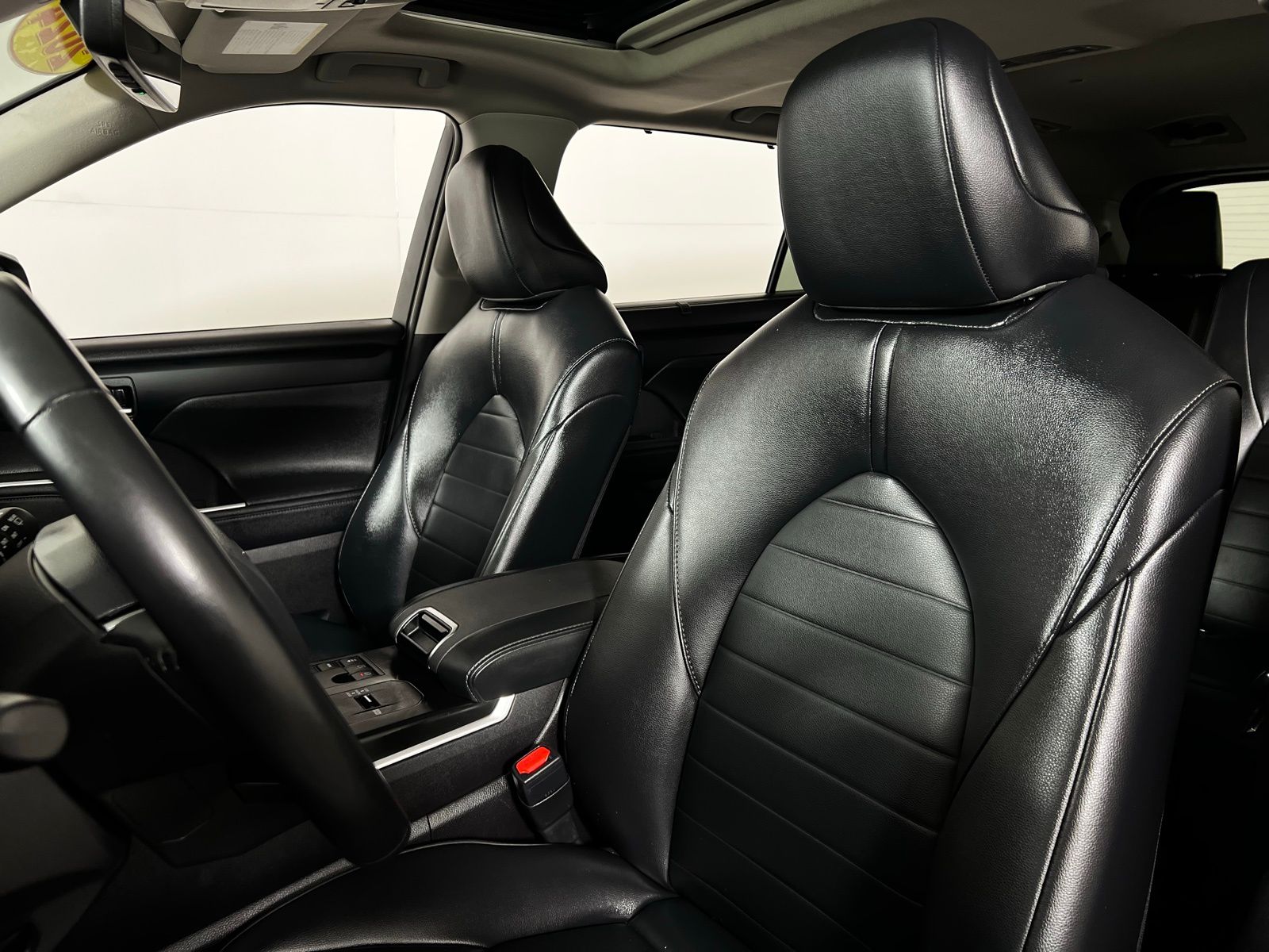 Thumbnail: 2024 Toyota Highlander - 13