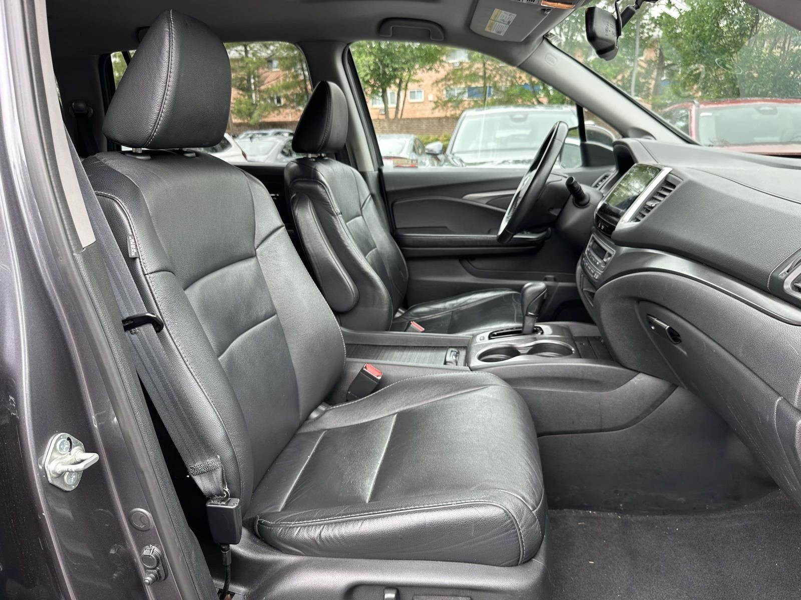 Used 2017  Honda EX-L image 34
