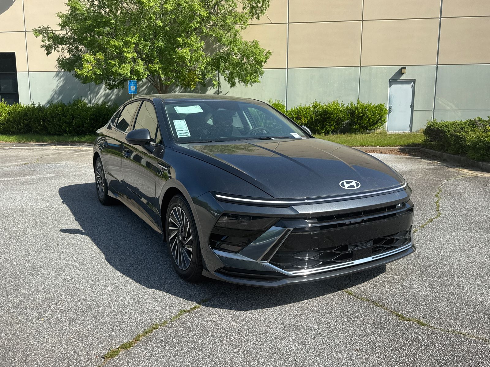 2025 Hyundai Sonata Hybrid SEL photo 3