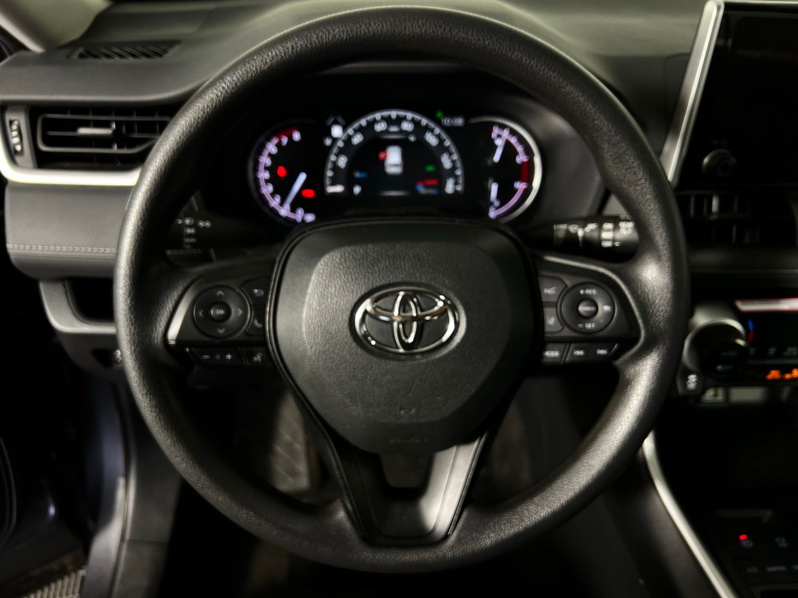 Thumbnail: 2024 Toyota RAV4 - 9