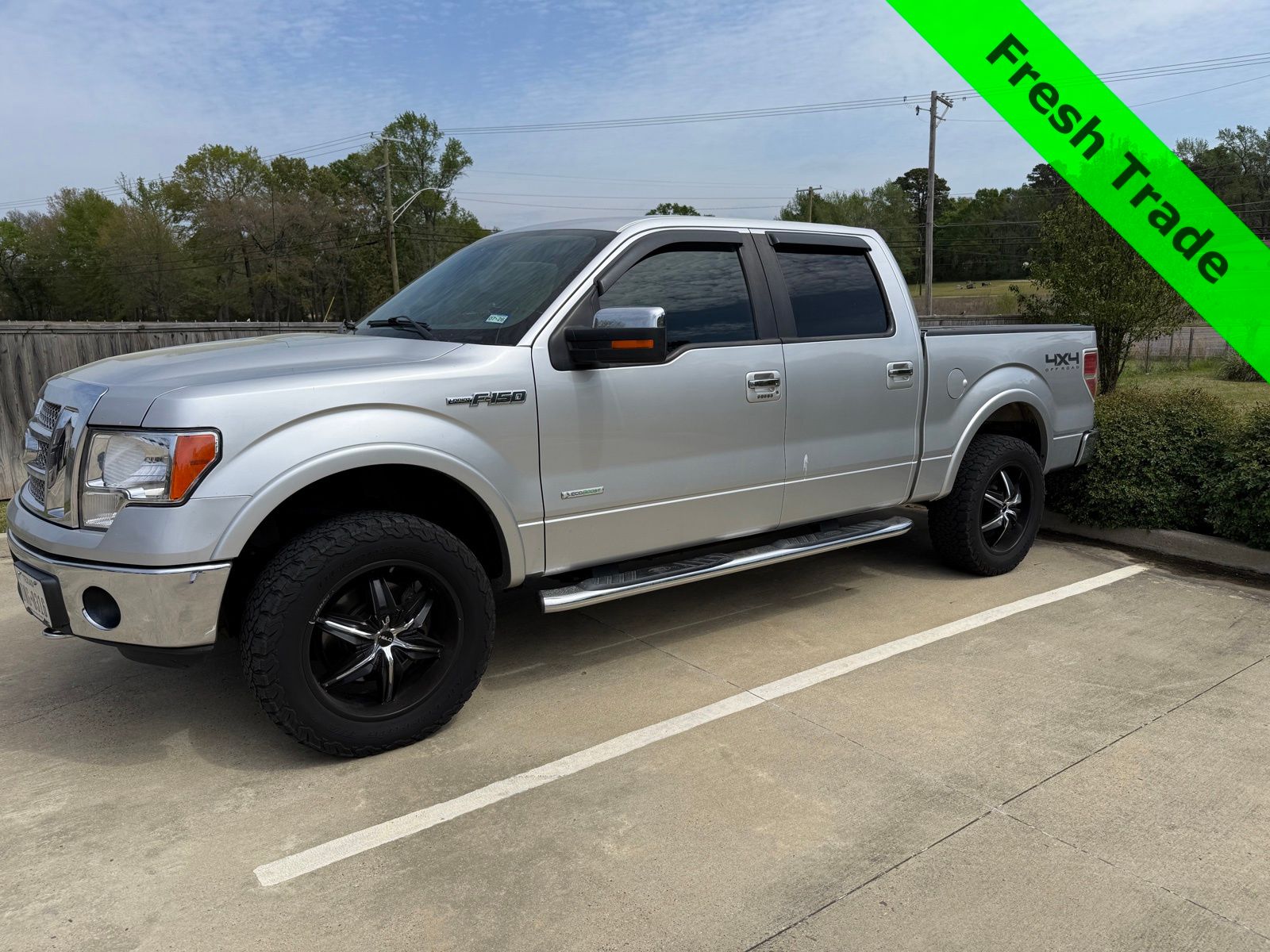 View vehicle photo 3