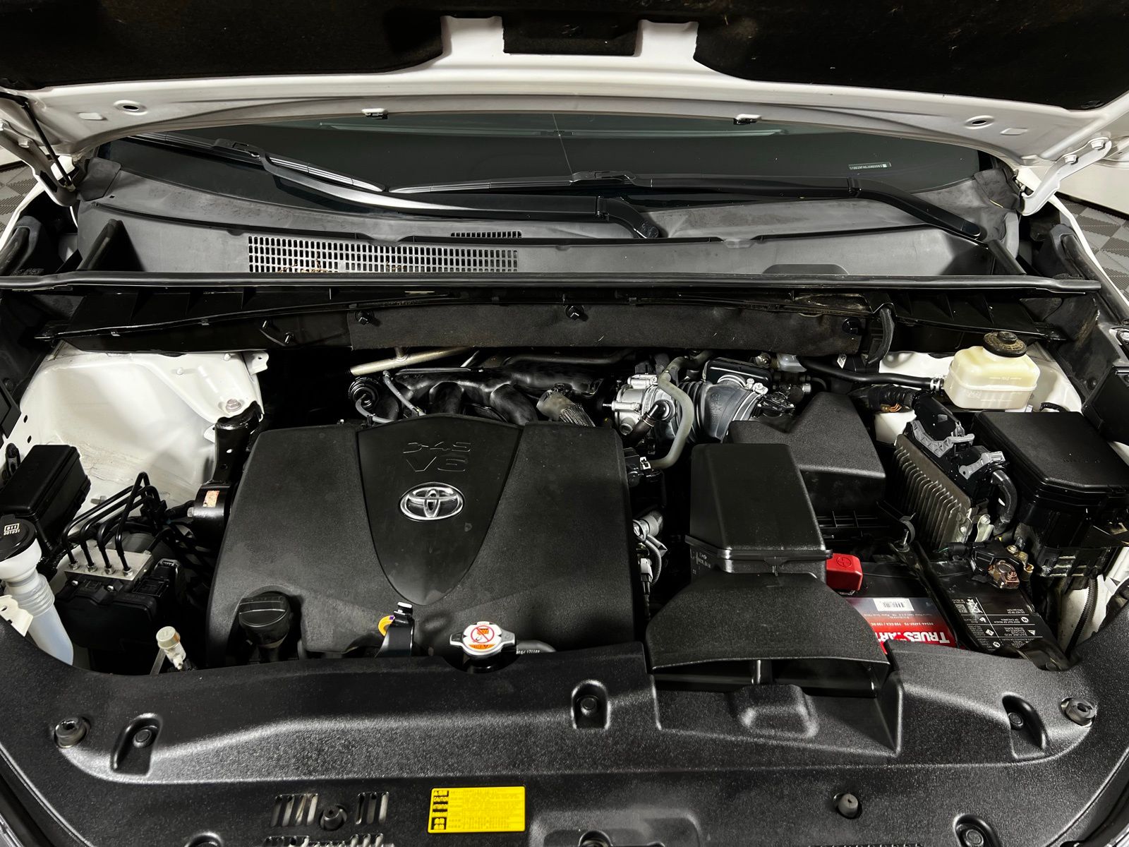 Thumbnail: 2018 Toyota Highlander - 9