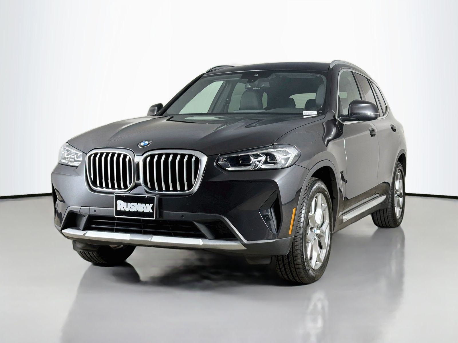View vehicle photo 3
