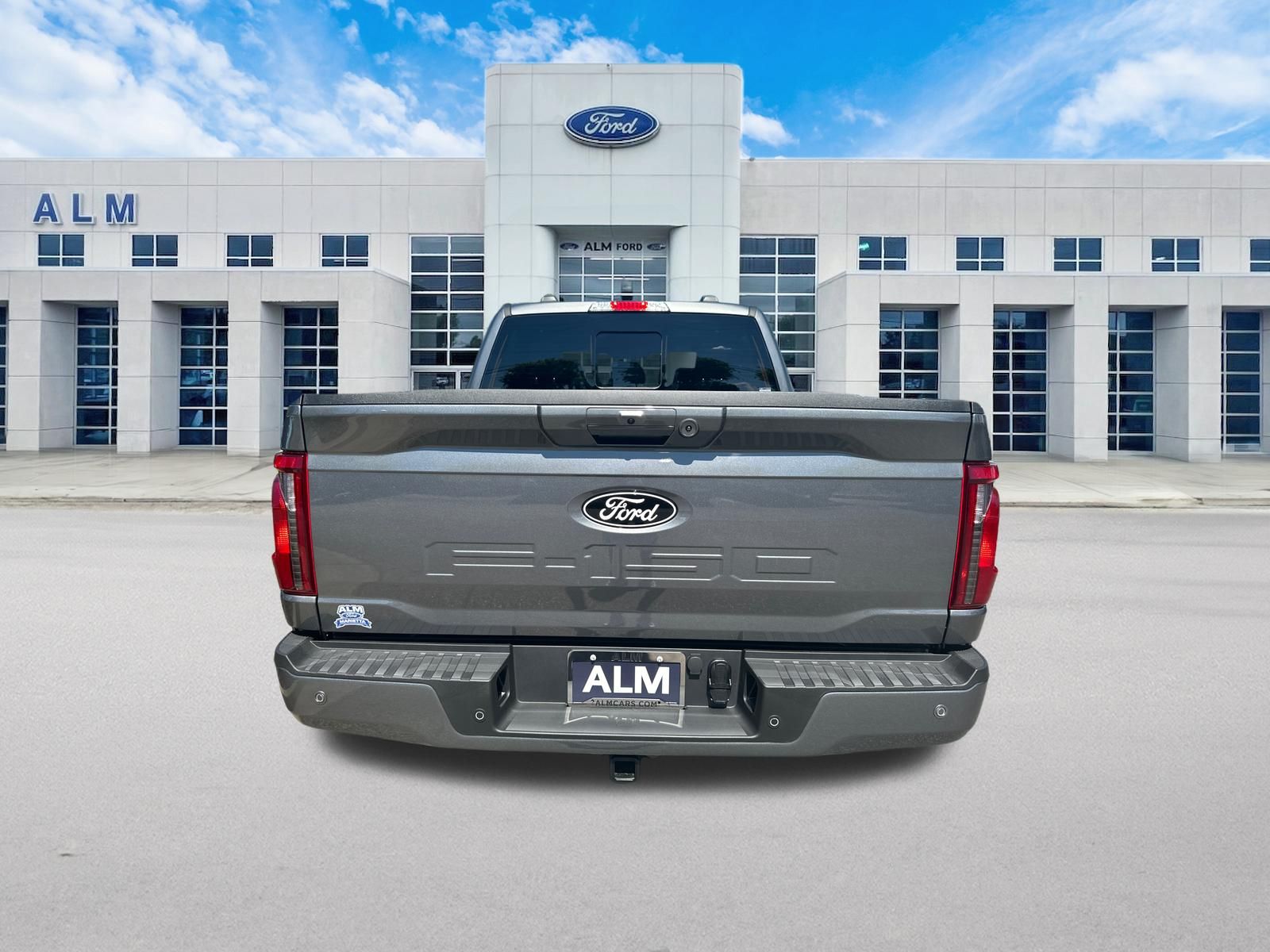 New 2026 Carbonized Gray Metallic Ford XLT image 7