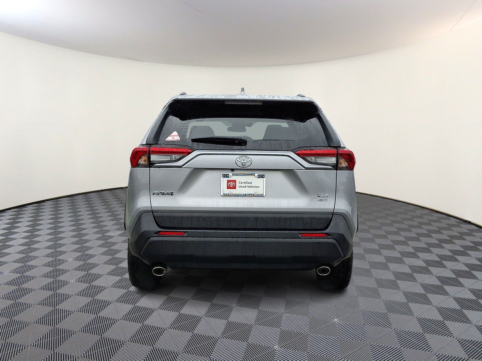 View vehicle photo 7