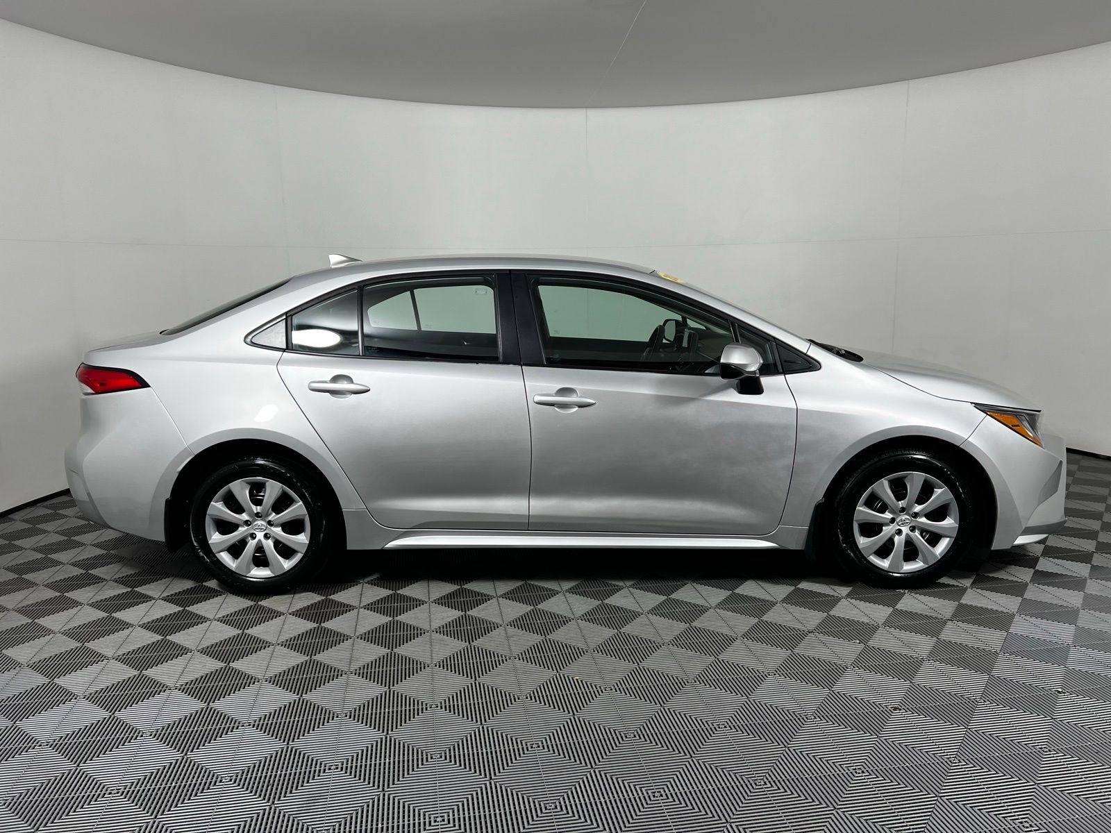 Thumbnail: 2024 Toyota Corolla - 4