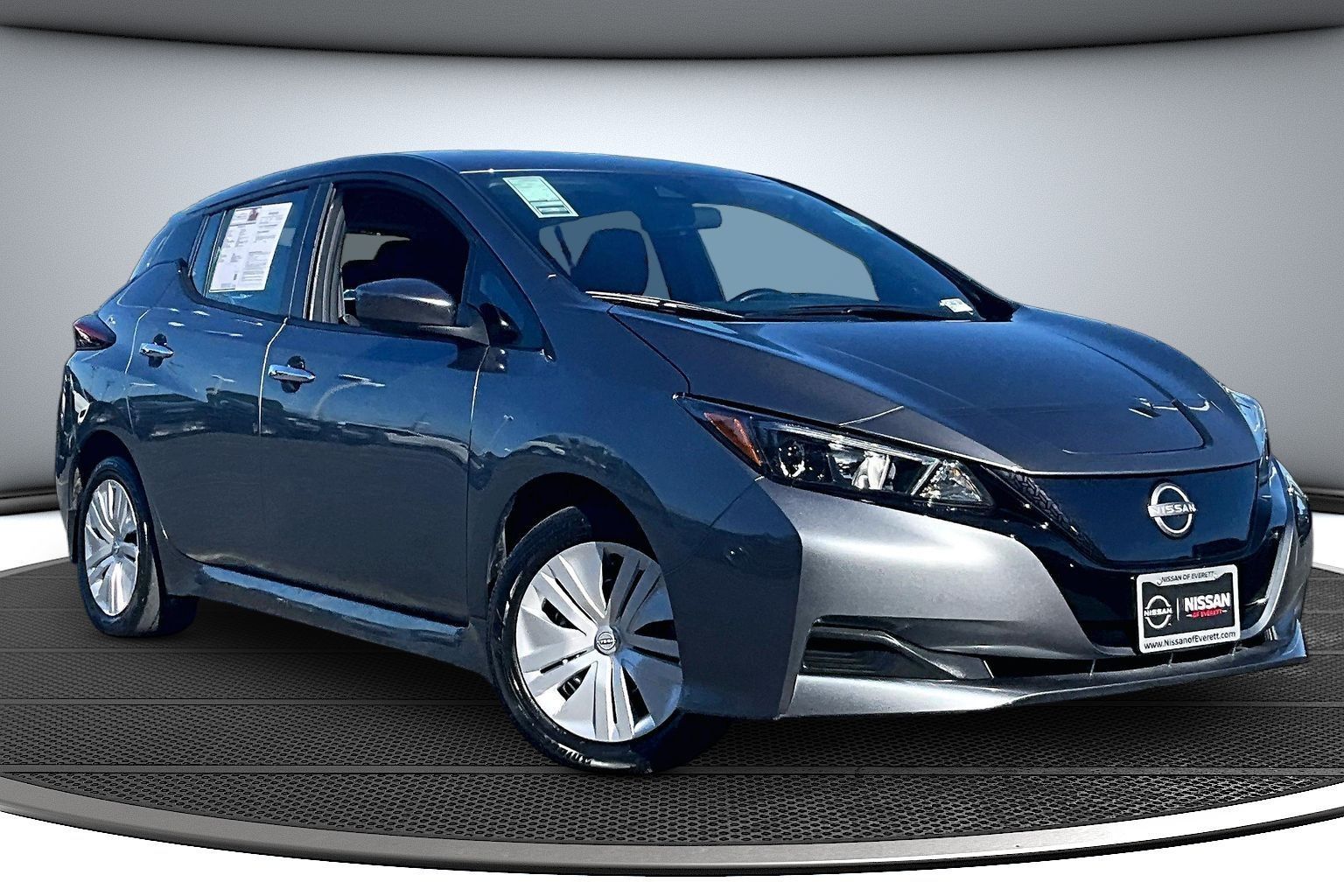 Gray (Gun Metallic) 2023 Nissan LEAF S FWD Hatchback Front-Wheel Drive Automatic