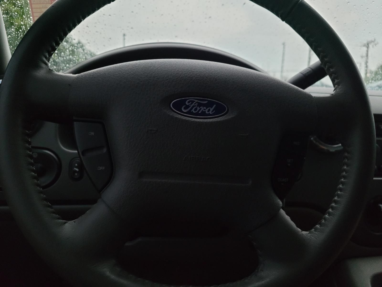 used 2005 Ford Expedition car, priced at $6,750
