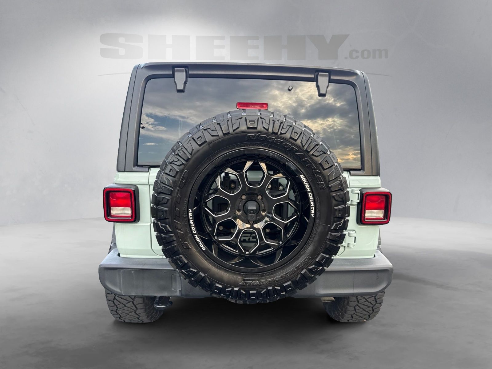 Used 2023  Jeep Sport image 10