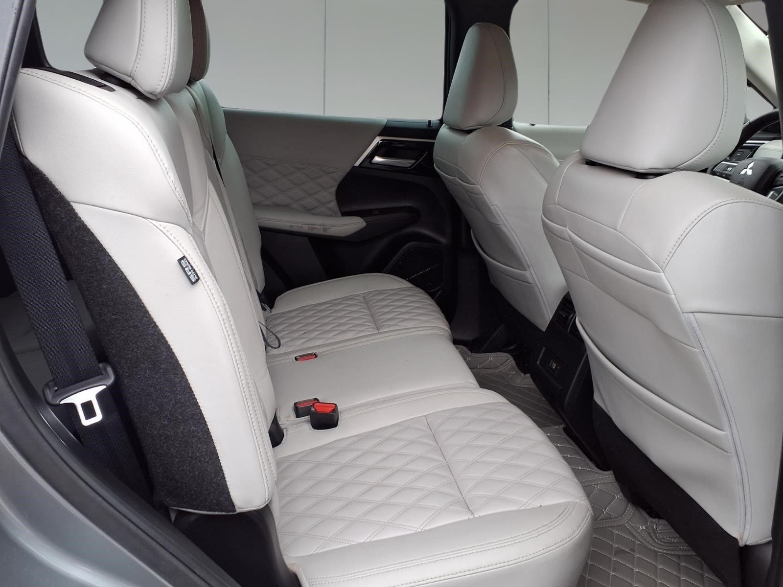 2022 Mitsubishi Outlander SEL  at DeMontrond Automotive Group