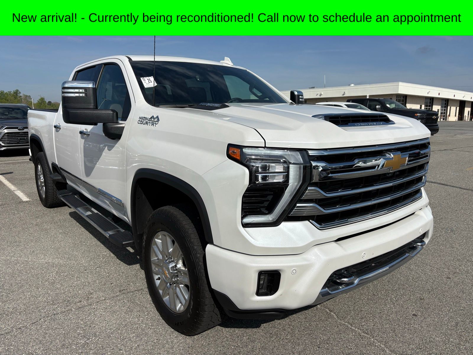 Pearl 2025 Chevrolet Silverado 2500HD High Country Crew Cab 4WD Pickup Truck Four-Wheel Drive Automatic