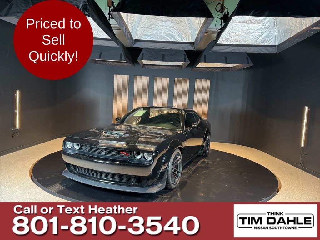Pitch Black Clearcoat 2023 Dodge Challenger Coupe Rear-Wheel Drive 8-Speed Automatic