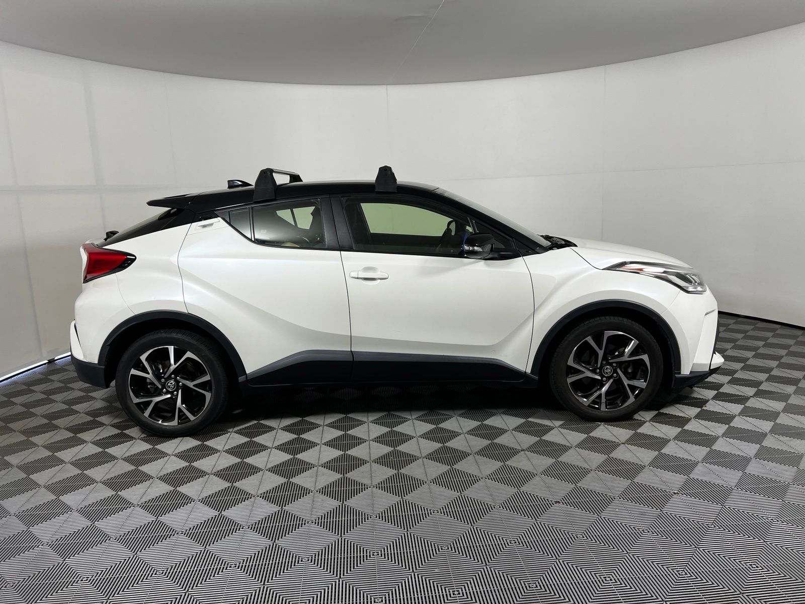 Thumbnail: 2020 Toyota C-HR - 4