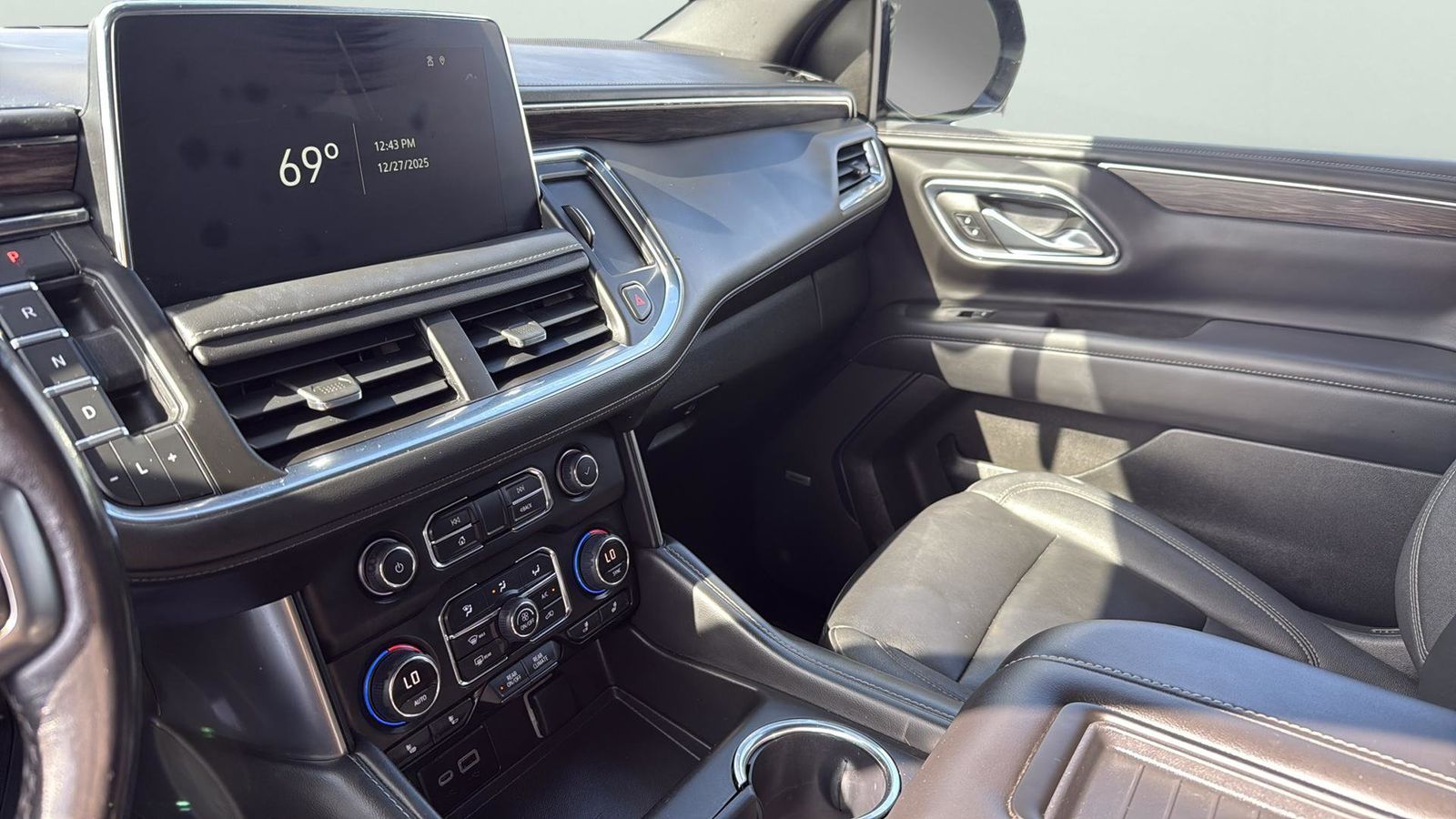 Used Car 2022 Chevrolet Suburban  Z71 For Sale Under $50,000 In Austin, Texas