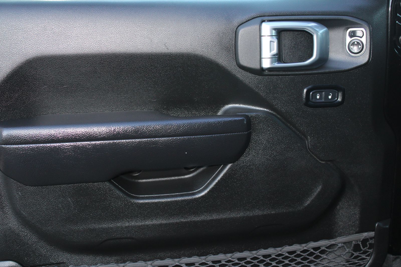 Used 2024 Black Jeep Sport S 4xe image 21
