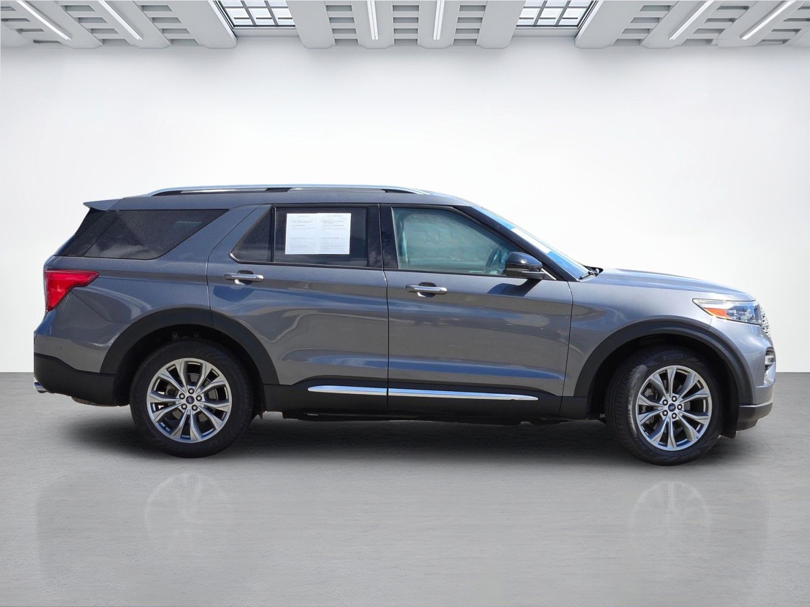 2022 Ford Explorer Limited - Photo 3