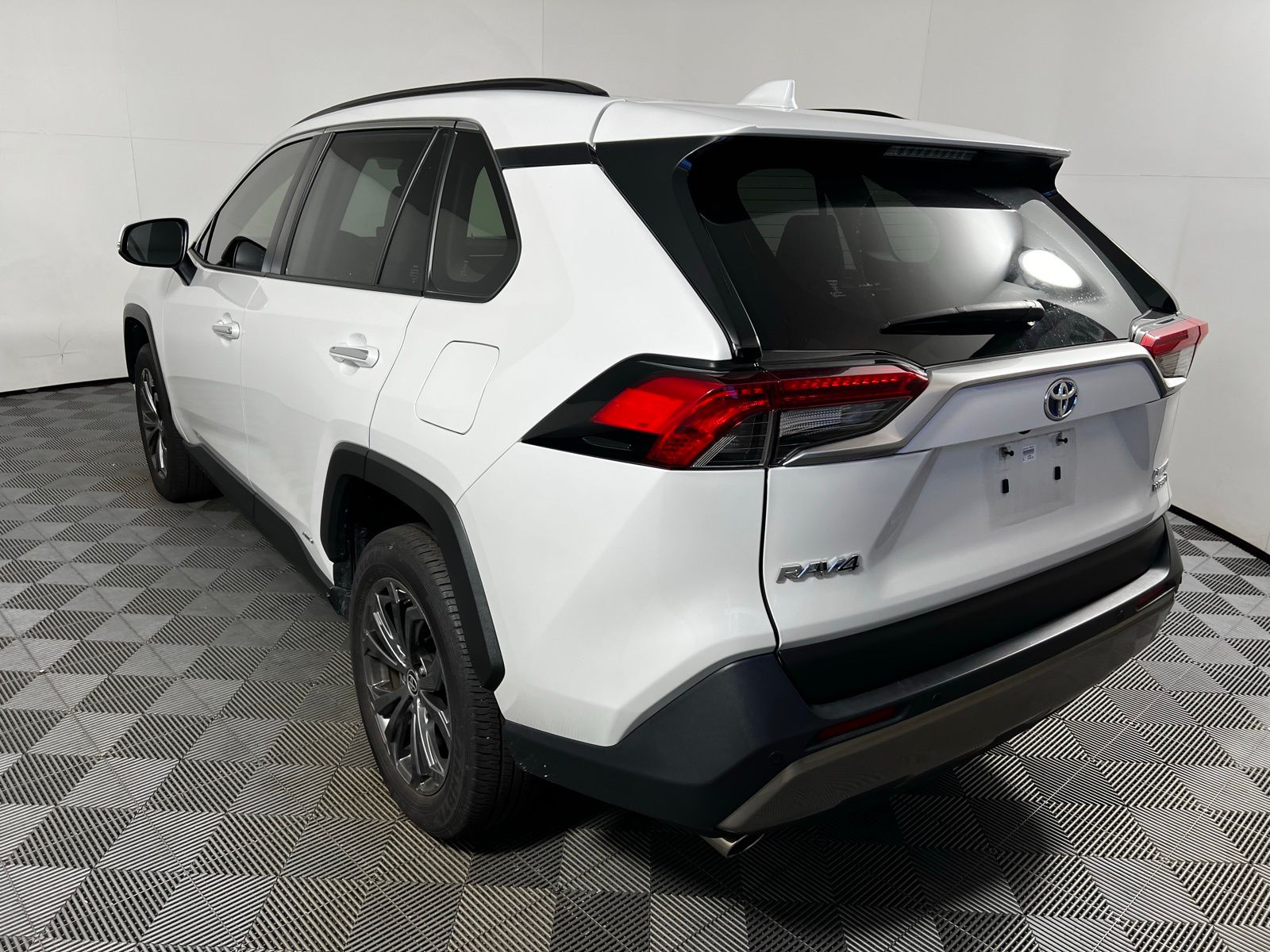 Thumbnail: 2024 Toyota RAV4 - 7