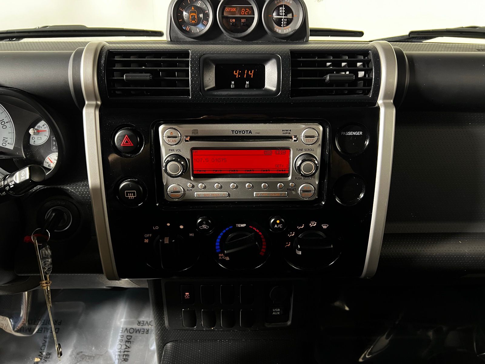 2014 Toyota FJ Cruiser Base 14