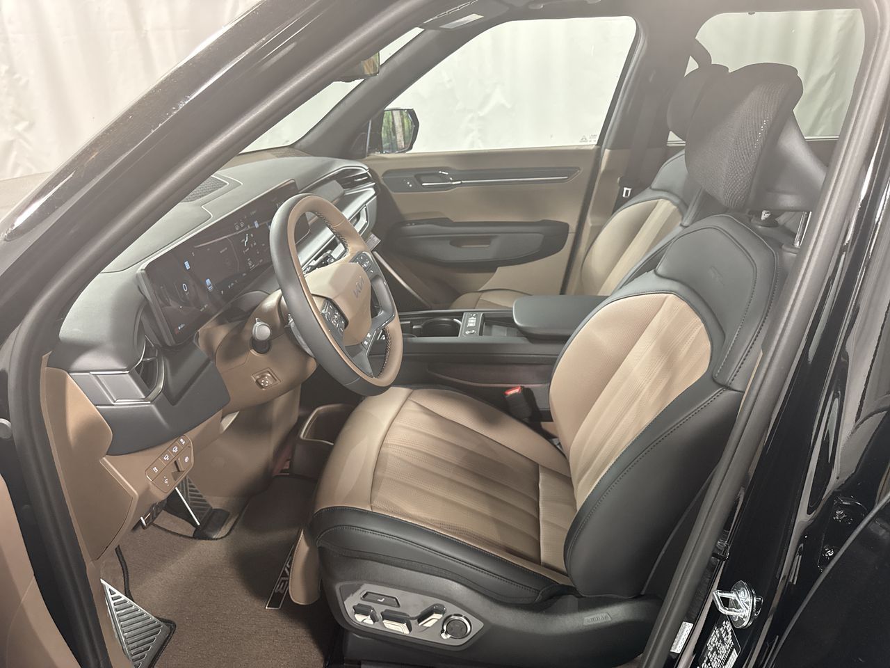 2026 Kia EV9 GT-Line AWD photo 13