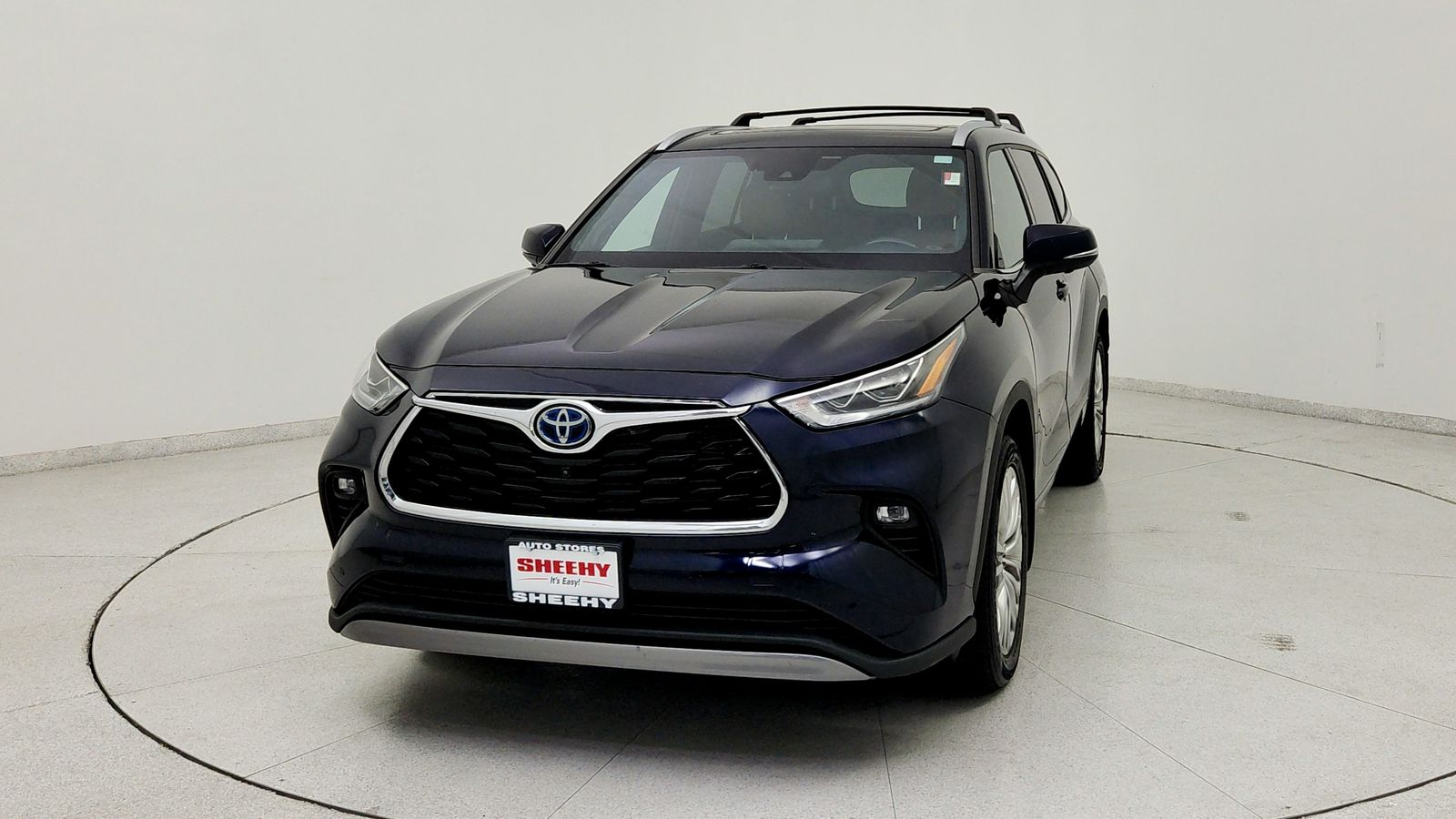 Used 2023  Toyota Platinum image 2
