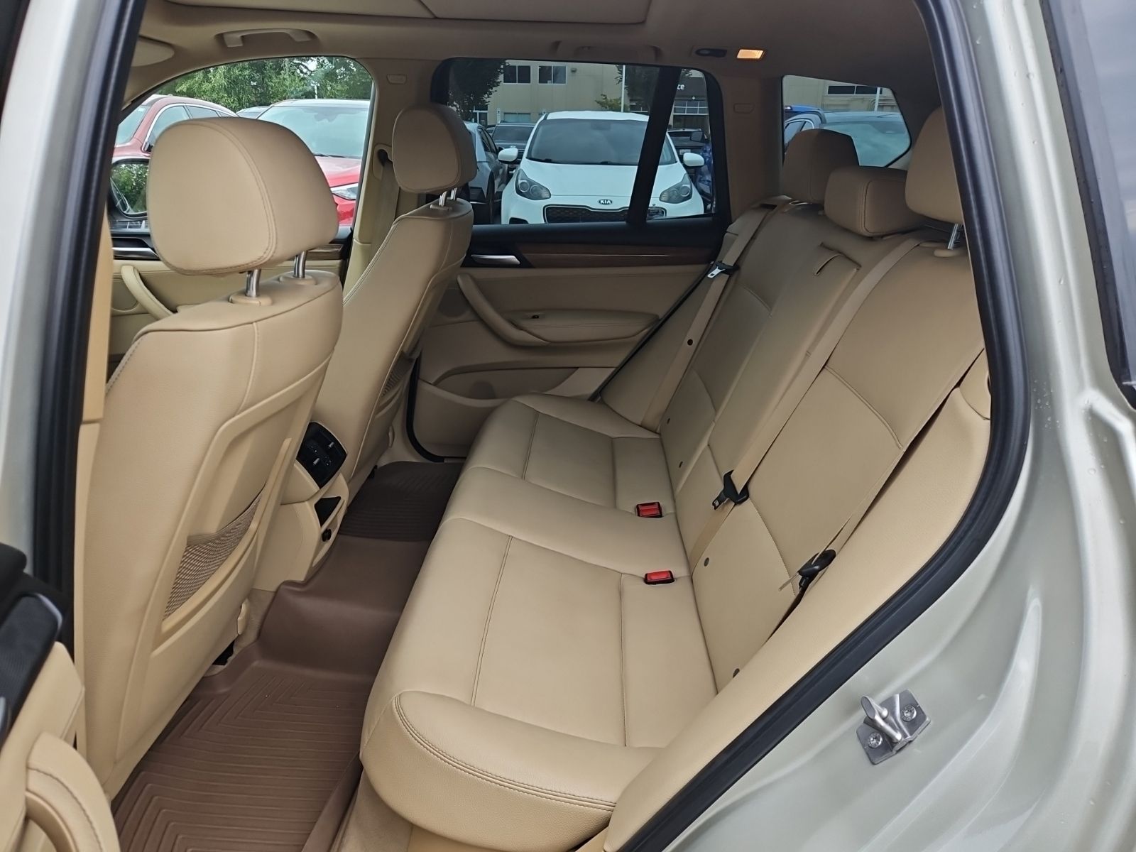 Used 2011 Silver BMW xDrive28i image 6