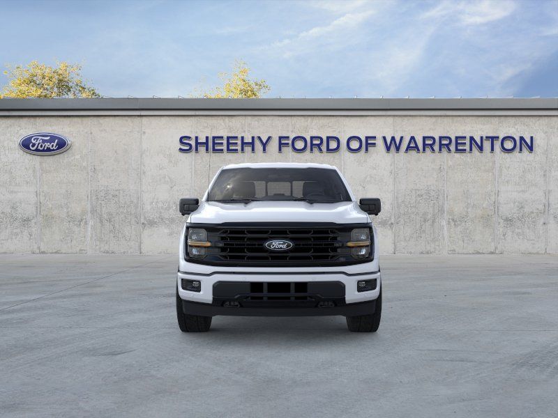 New 2026 Oxford White Ford XLT image 2