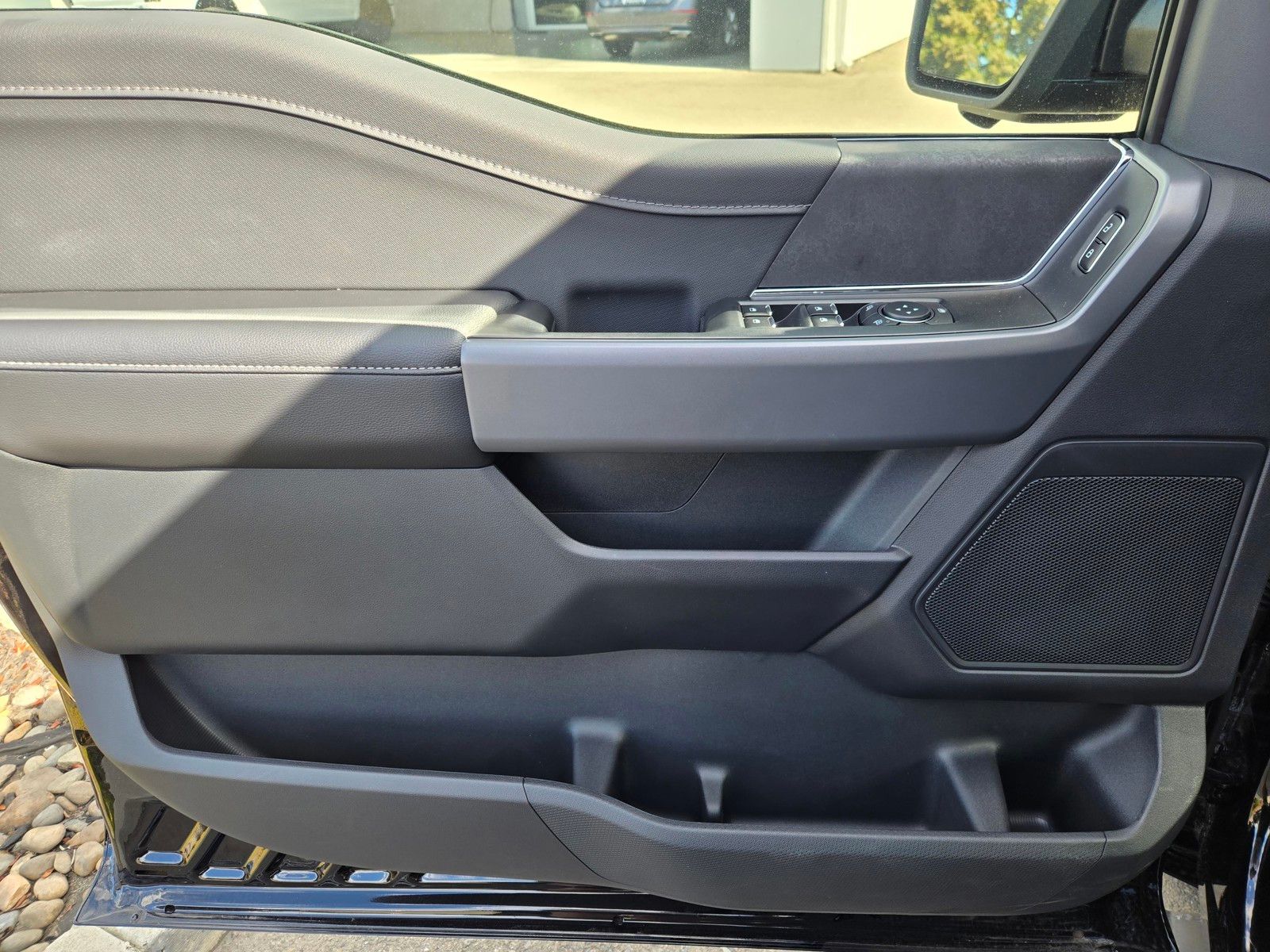 New 2025 Black Ford XLT image 8