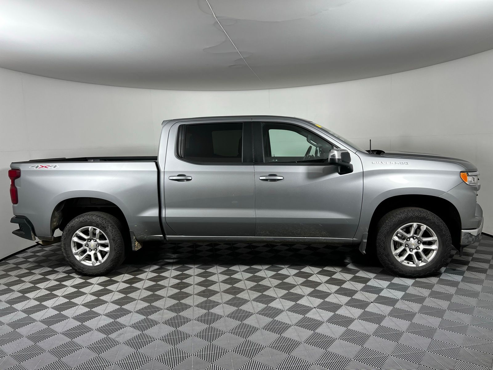 Thumbnail: 2023 Chevrolet Silverado 1500 - 3