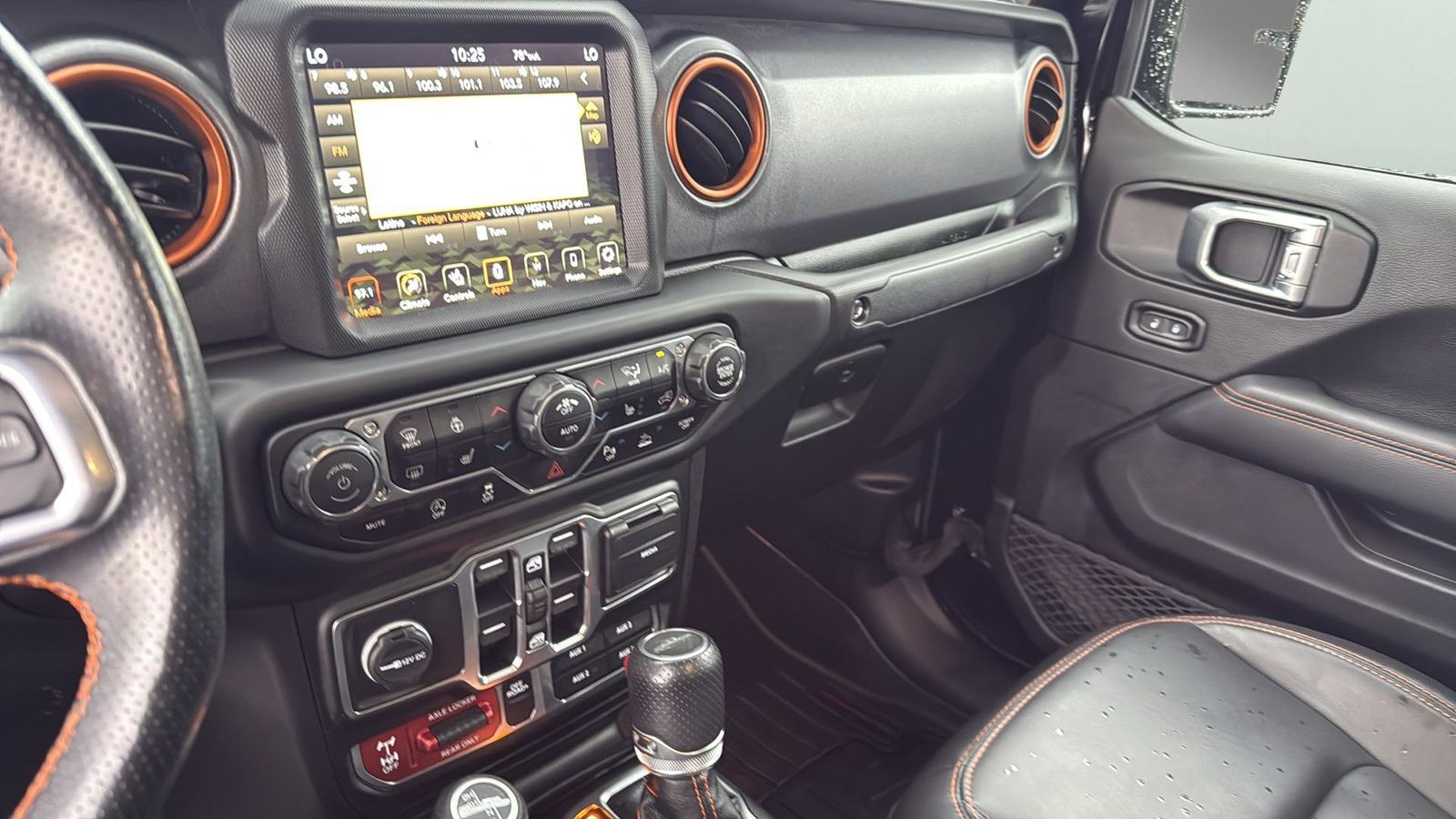 Used Car 2021 Jeep Gladiator  Mojave For Sale Under $40,000 In Austin, Texas