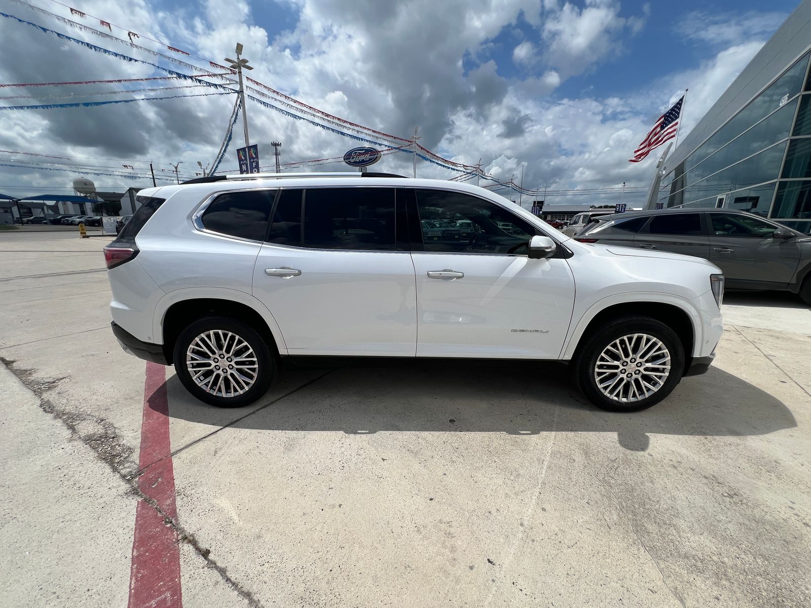 View vehicle photo 2