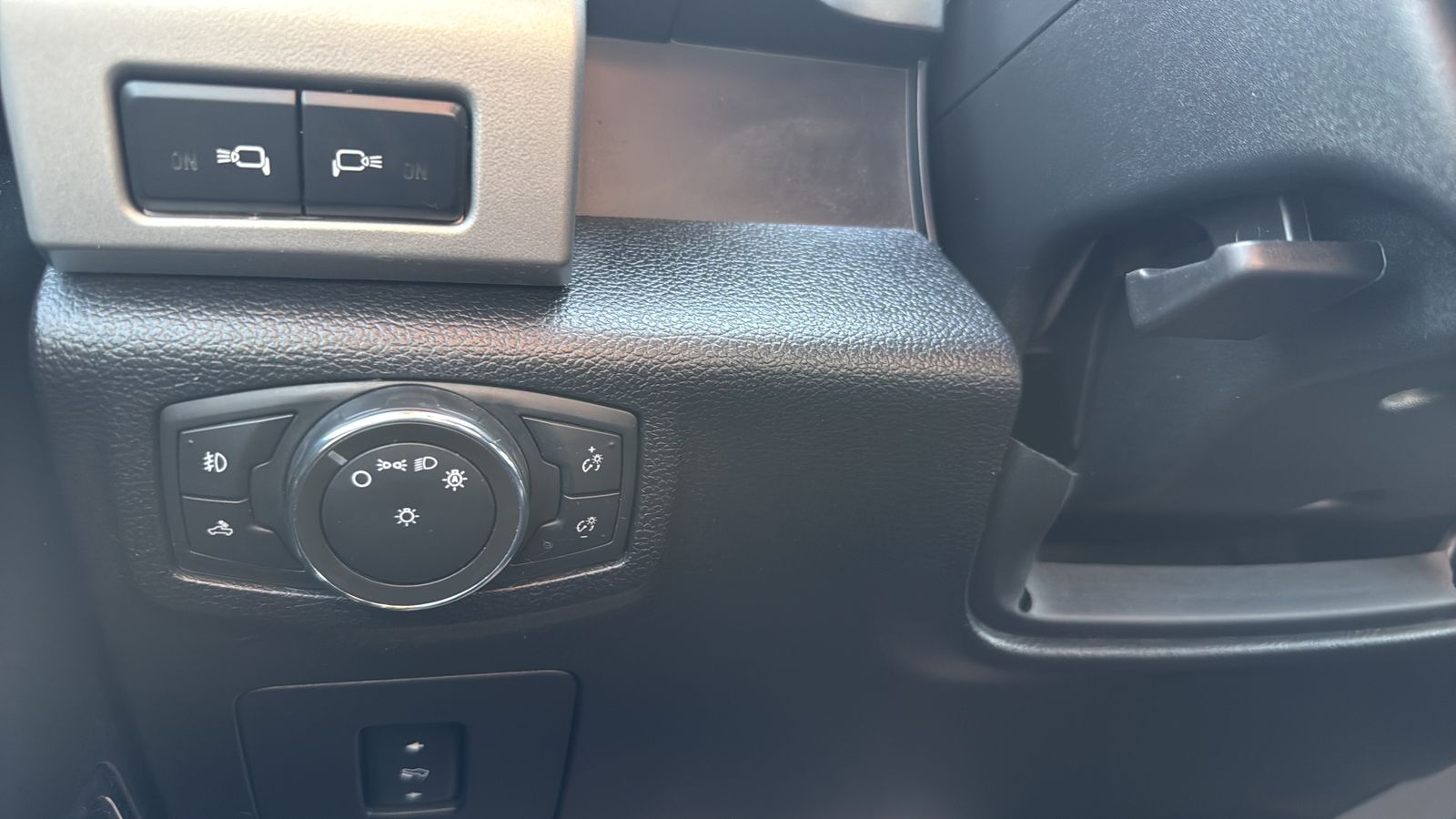 Used 2017 Gray Ford Lariat image 17