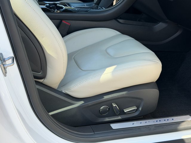 Used 2016 Oxford White Ford Titanium image 31