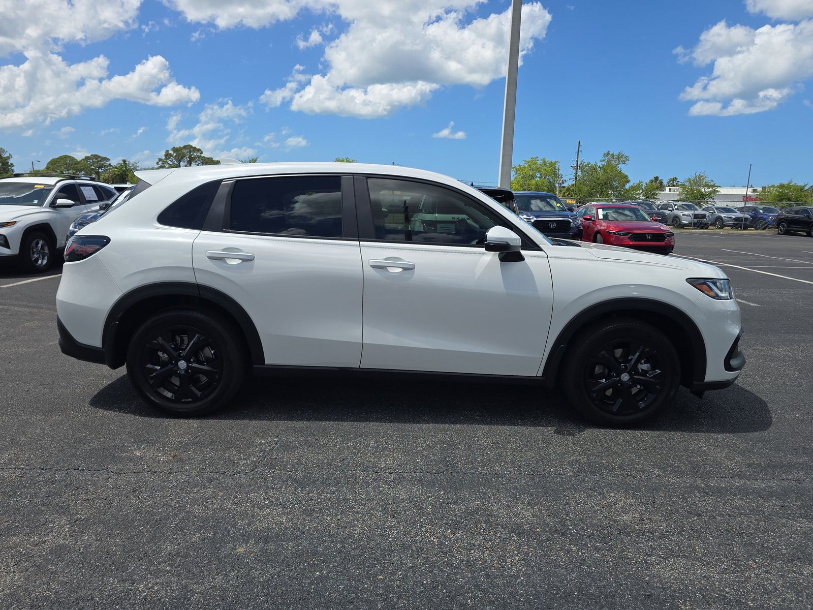 View vehicle photo 3