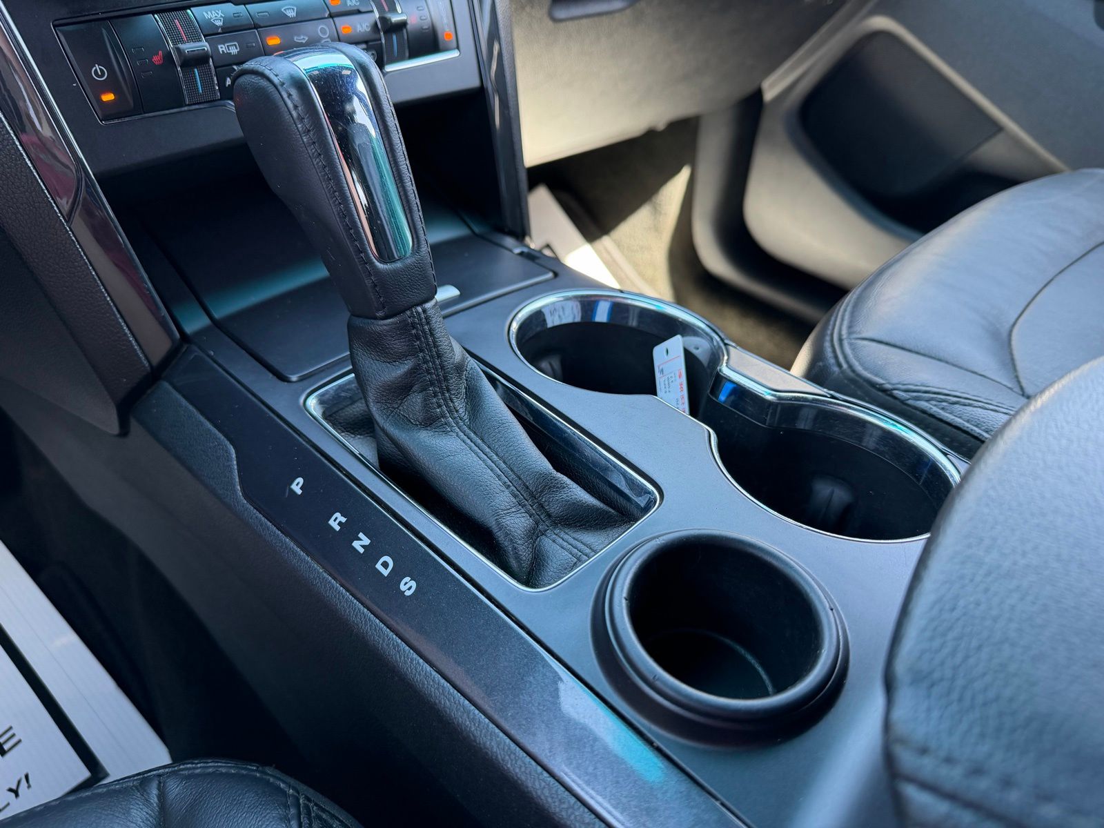 2017 Ford Explorer image 24