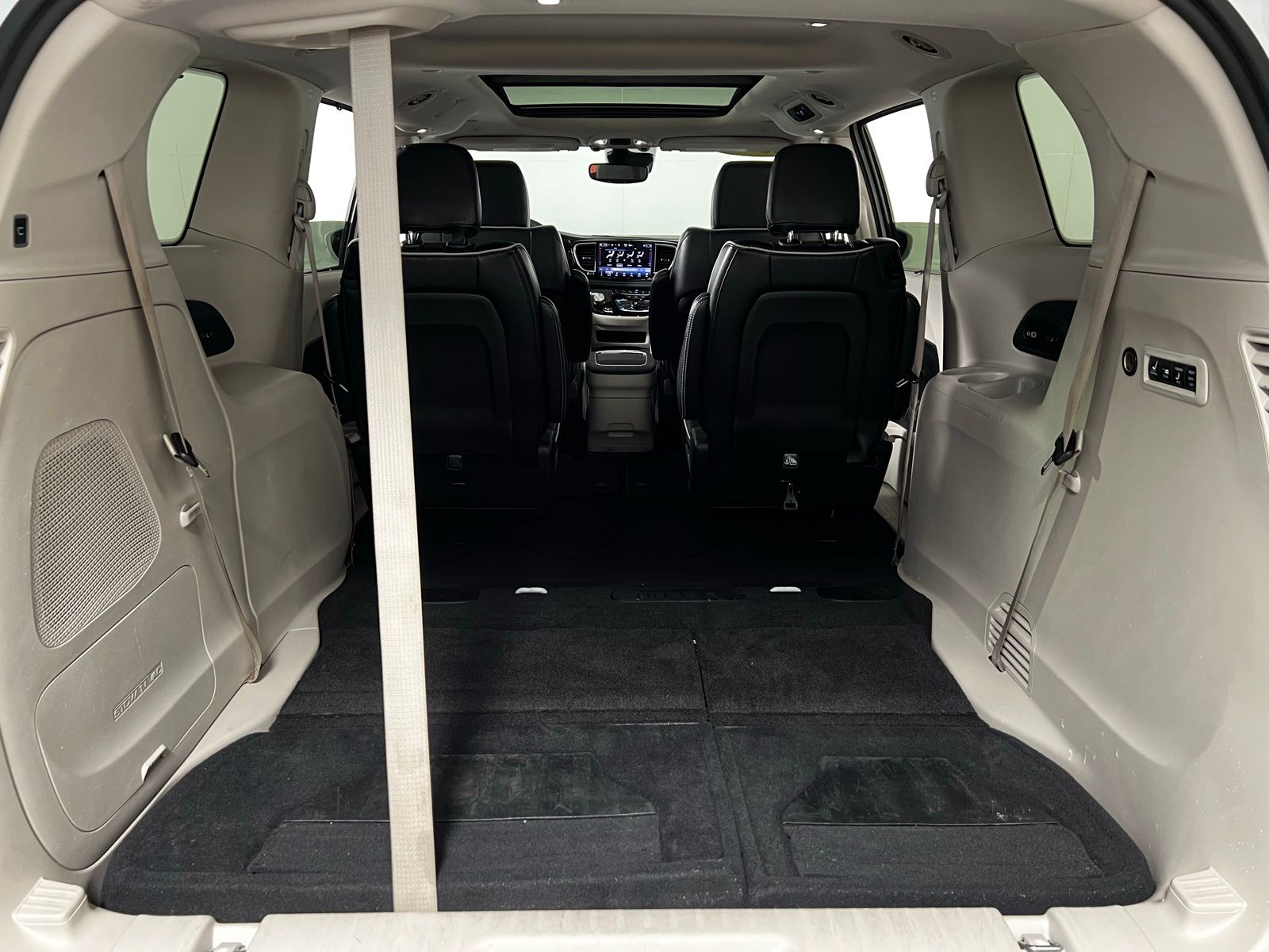 2022 Chrysler Pacifica Limited 30