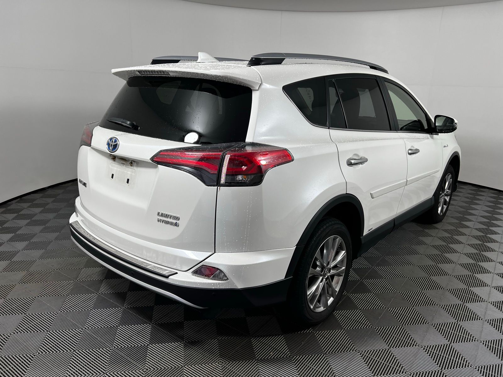 Thumbnail: 2018 Toyota RAV4 - 5