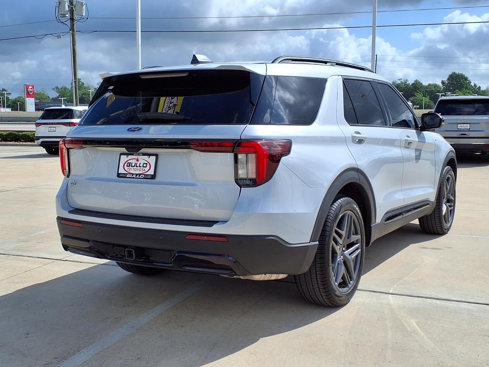 2026 Ford Explorer ST-Line - 5