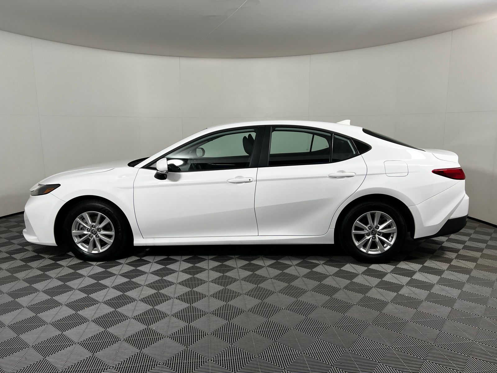 Thumbnail: 2025 Toyota Camry - 8