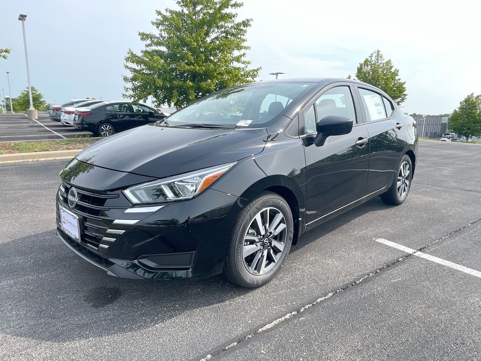 2024 Nissan Versa 1.6 S 3