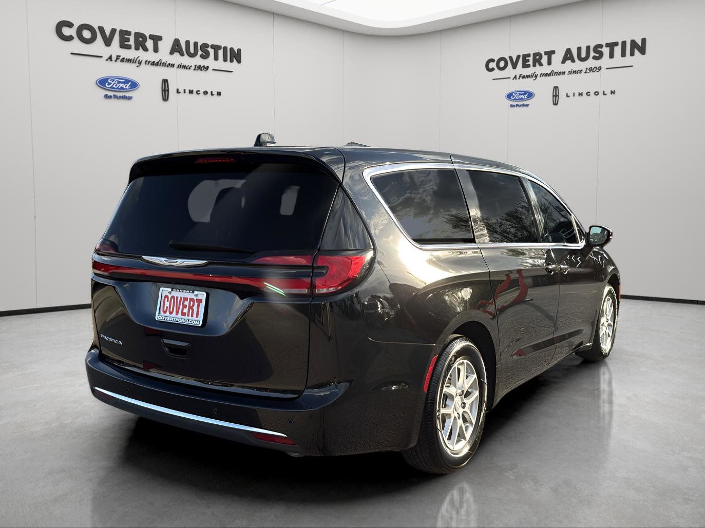 Used Car 2025 Chrysler Pacifica  Select For Sale Under $35,000 In Austin, Texas